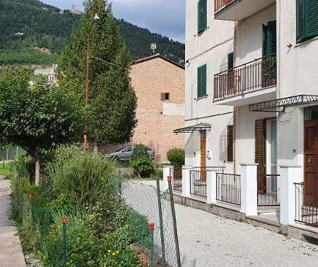 Casa Guastuglia Apartamento Gubbio Exterior foto