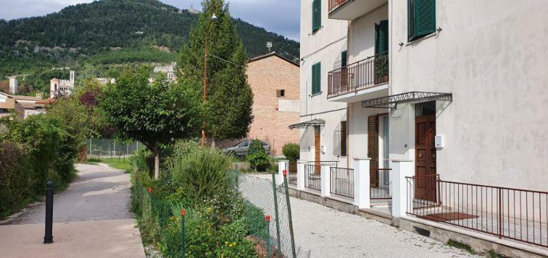 Casa Guastuglia Apartamento Gubbio Exterior foto